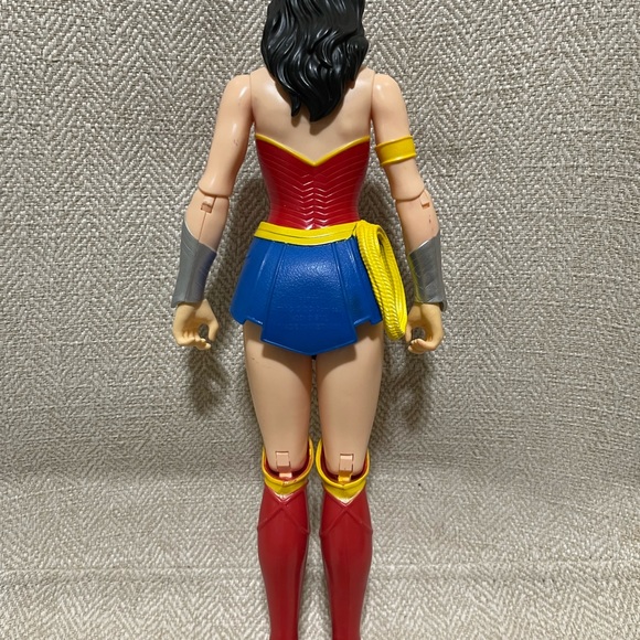 Wonder Woman 12” action figure - Picture 2 of 2